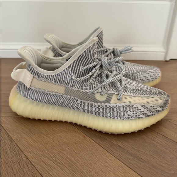 Adidas Yeezy Boost 350 V2 Static Size 6.5 Women’s - Picture 1 of 4